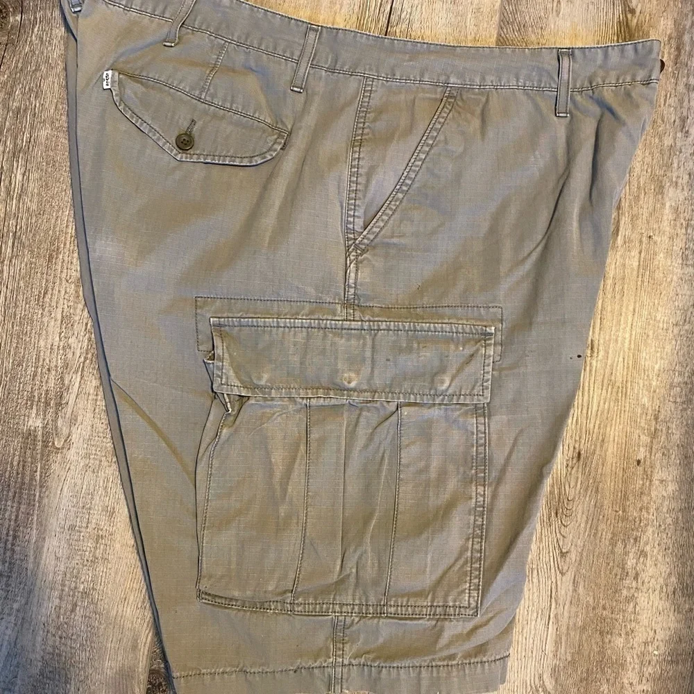 Levis flat front